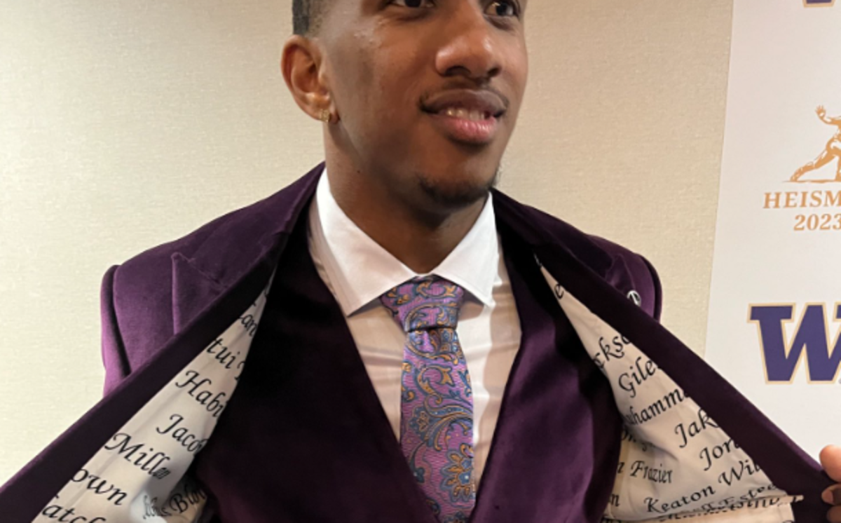 Heisman Finalist Michael Penix Jr. Had The Perfect Suit For Tonight's ...