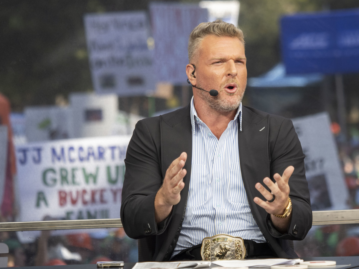 Pat McAfee Calls Out Media Over WNBA Coverage, 'There's One White ...