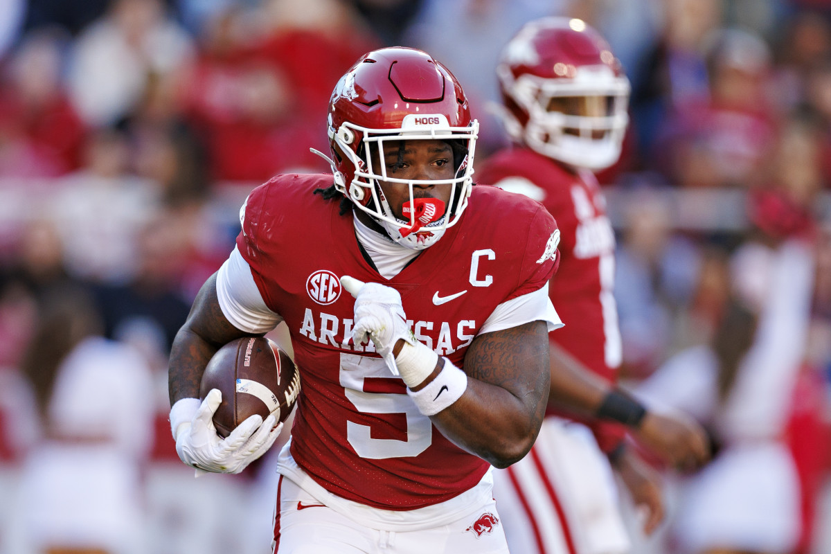 Arkansas Running Back Rocket Sanders Reportedly Transferring To SEC