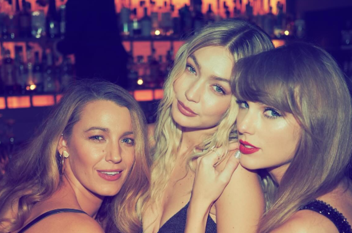 Taylor Swift Shares Intimate Photos From Her Birthday Party The Spun