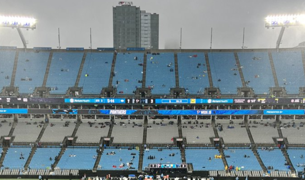 NFL Stadium Empties Out At Halftime Sunday Afternoon The Spun