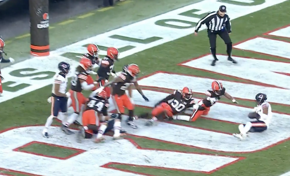 Video: Bears Drop Perfect Game-Winning Hail Mary! Pass - The Spun