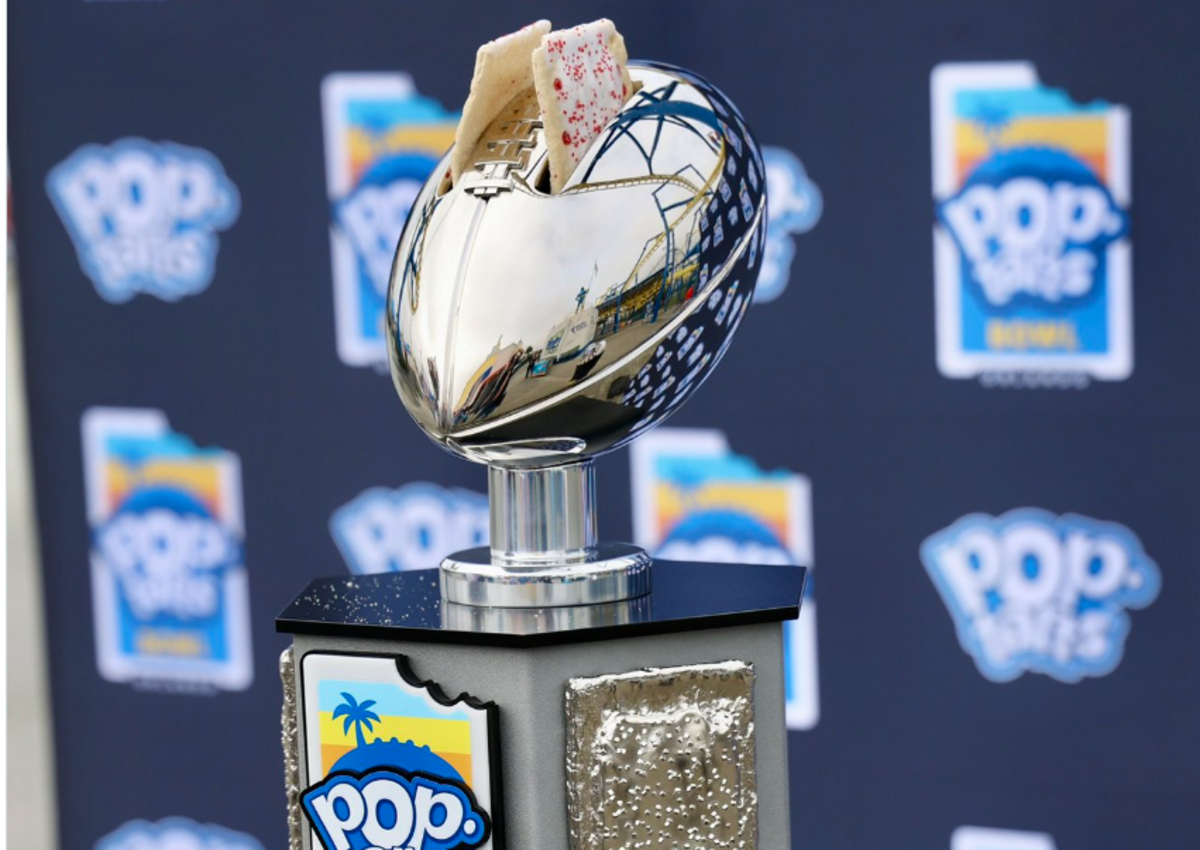 Photo Of The PopTarts Bowl Game Trophy Is Going Viral The Spun What