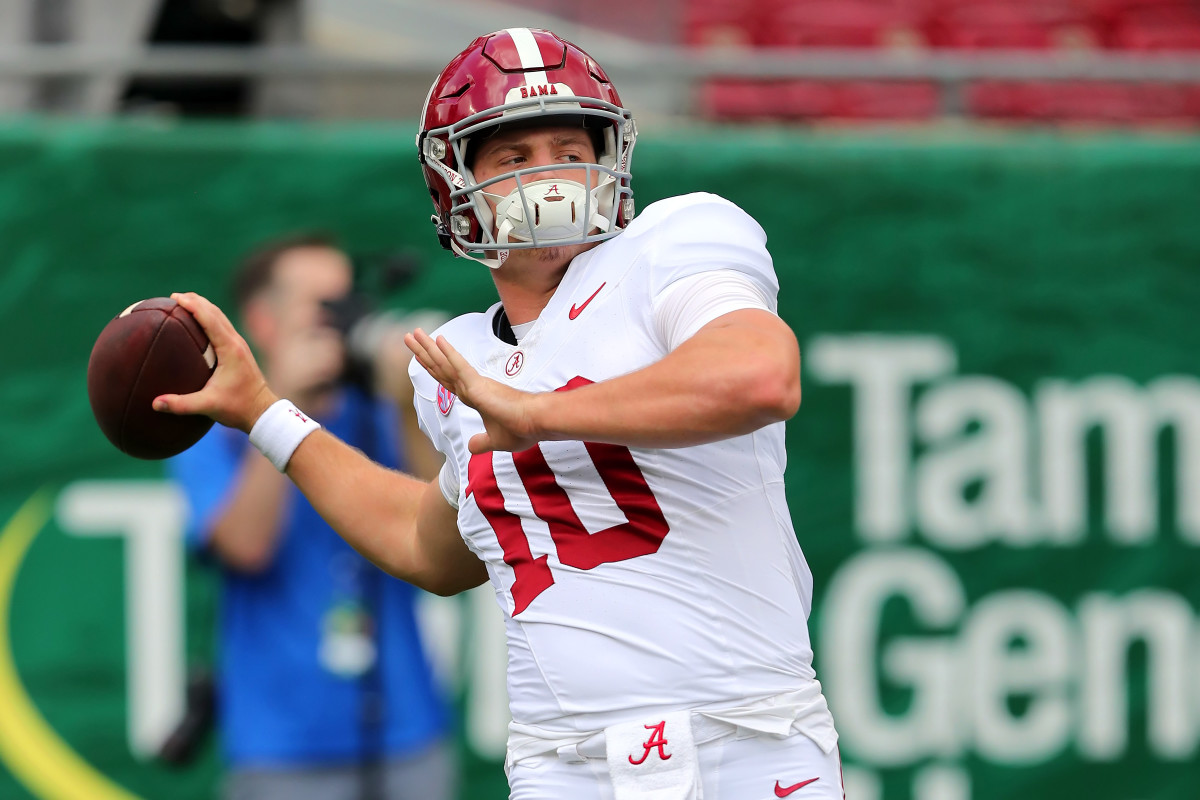 Alabama Quarterback Transferring Following Loss In The Rose Bowl The Spun