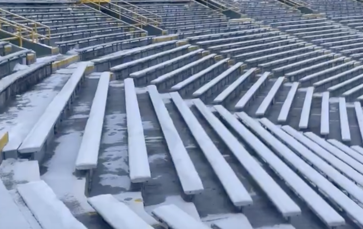 NFL Stadium Covered In Snow Before Kickoff On Sunday The Spun