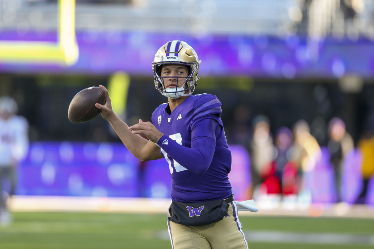 Washington QB Announces Transfer After Coach's Departure - The Spun