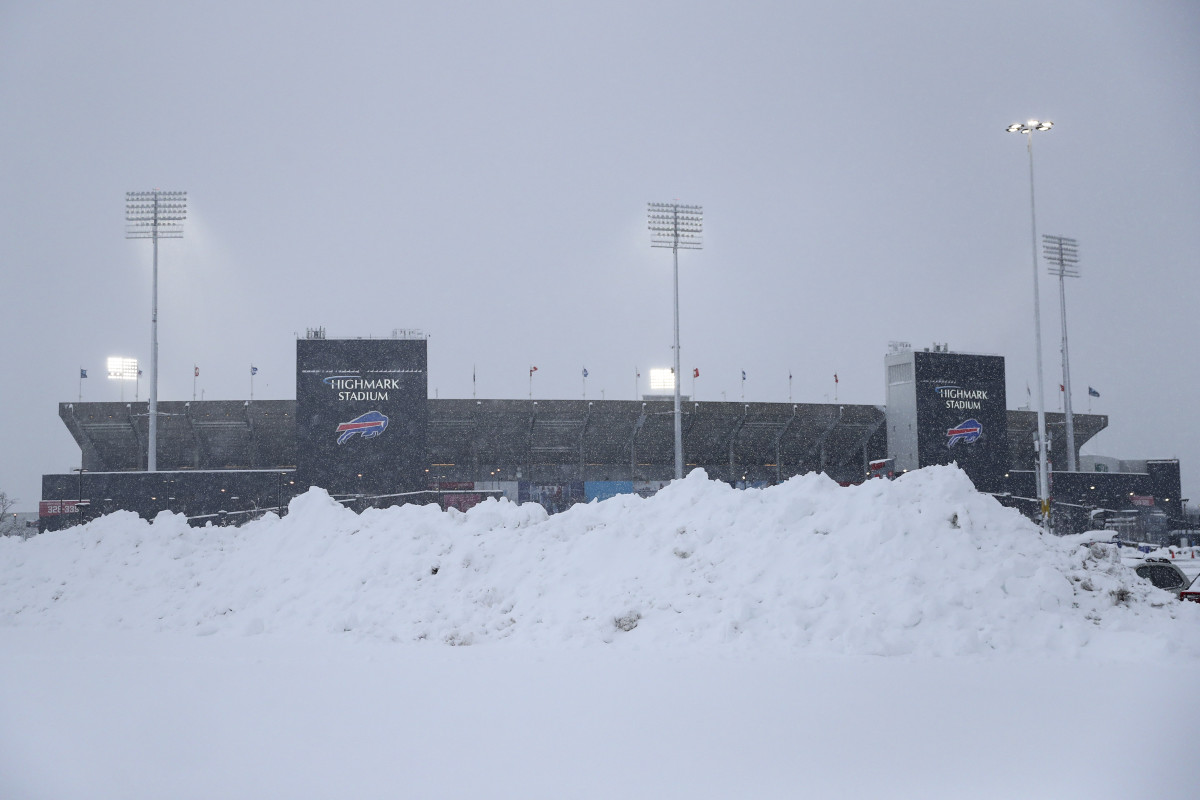 Everyone s Worried About The Conditions At Bills Stadium Today The Spun