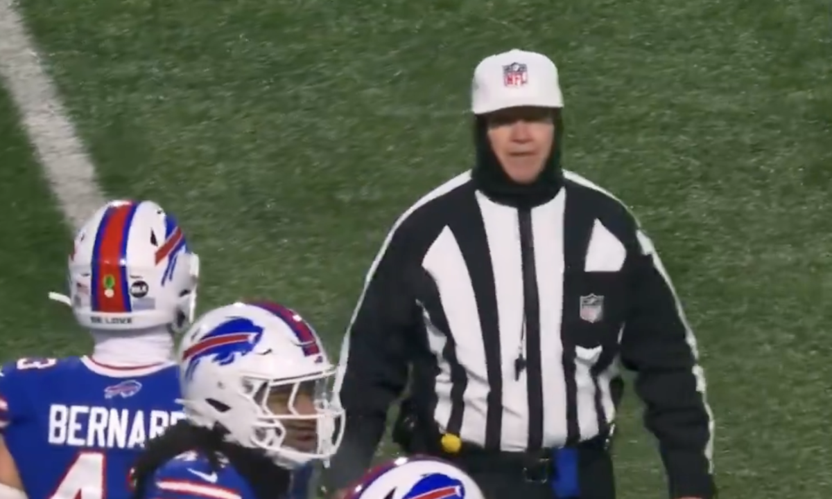 Nfl Refs Getting Crushed For Blown Call In Bills Vs Steelers The Spun 3171