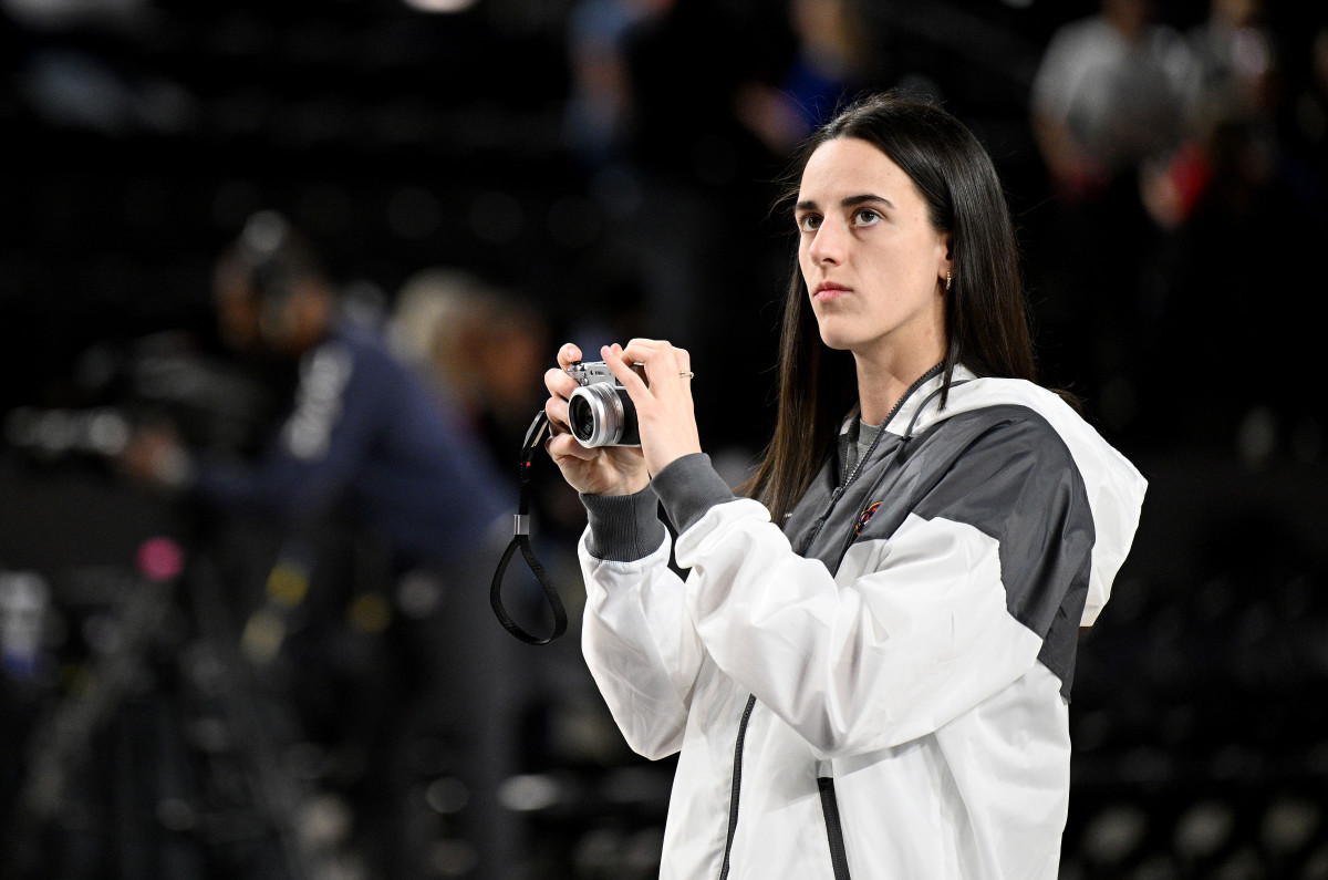 Caitlin Clark on the court.