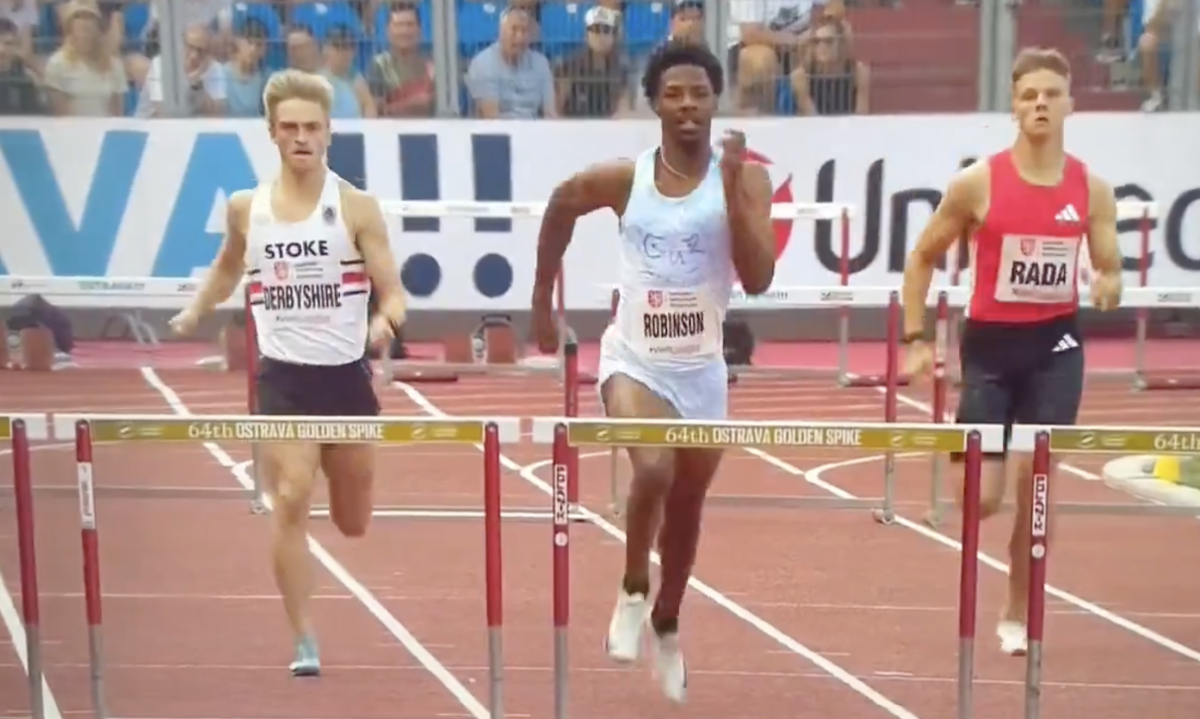 Video U S Track Star Has Wardrobe Malfunction During Race The Spun