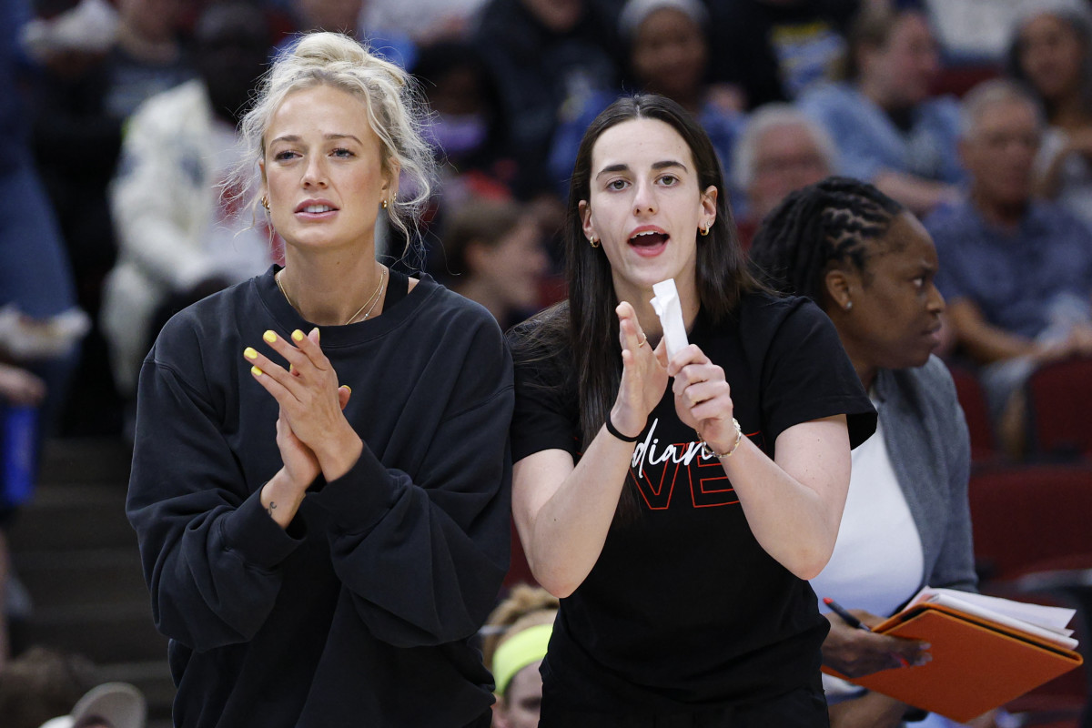 Sophie Cunningham & Caitlin Clark