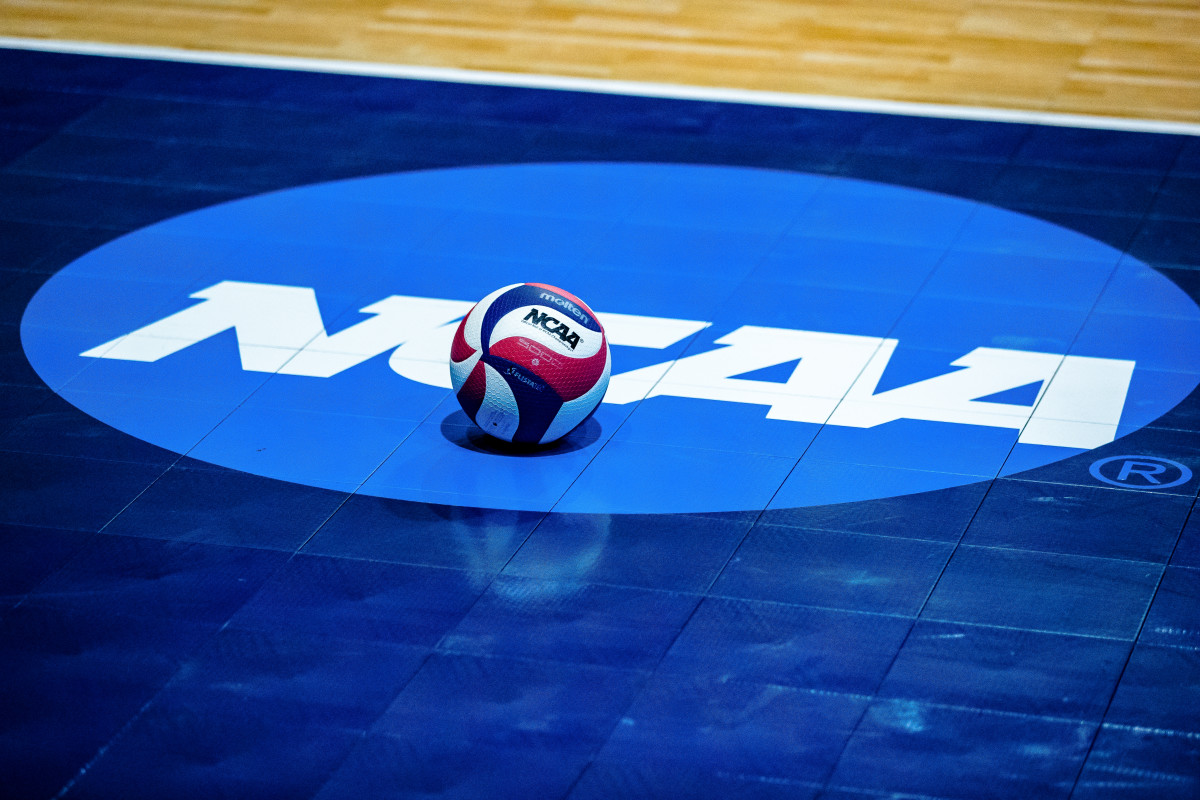 Women's College Volleyball Captain Takes Side In Transgender Debate