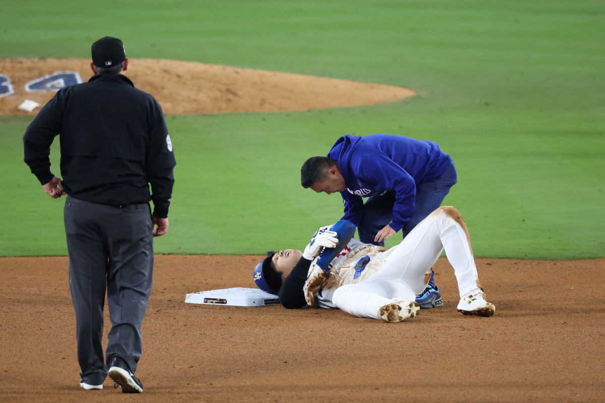 Dodgers Star Shohei Ohtani Injured While Caught Stealing In World ...