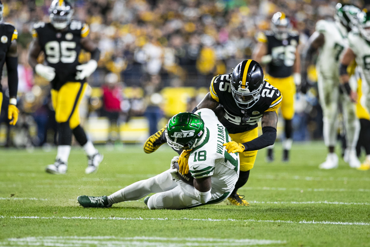 NFL Fans React To The Steelers, Jets Wide Receiver Trade The Spun