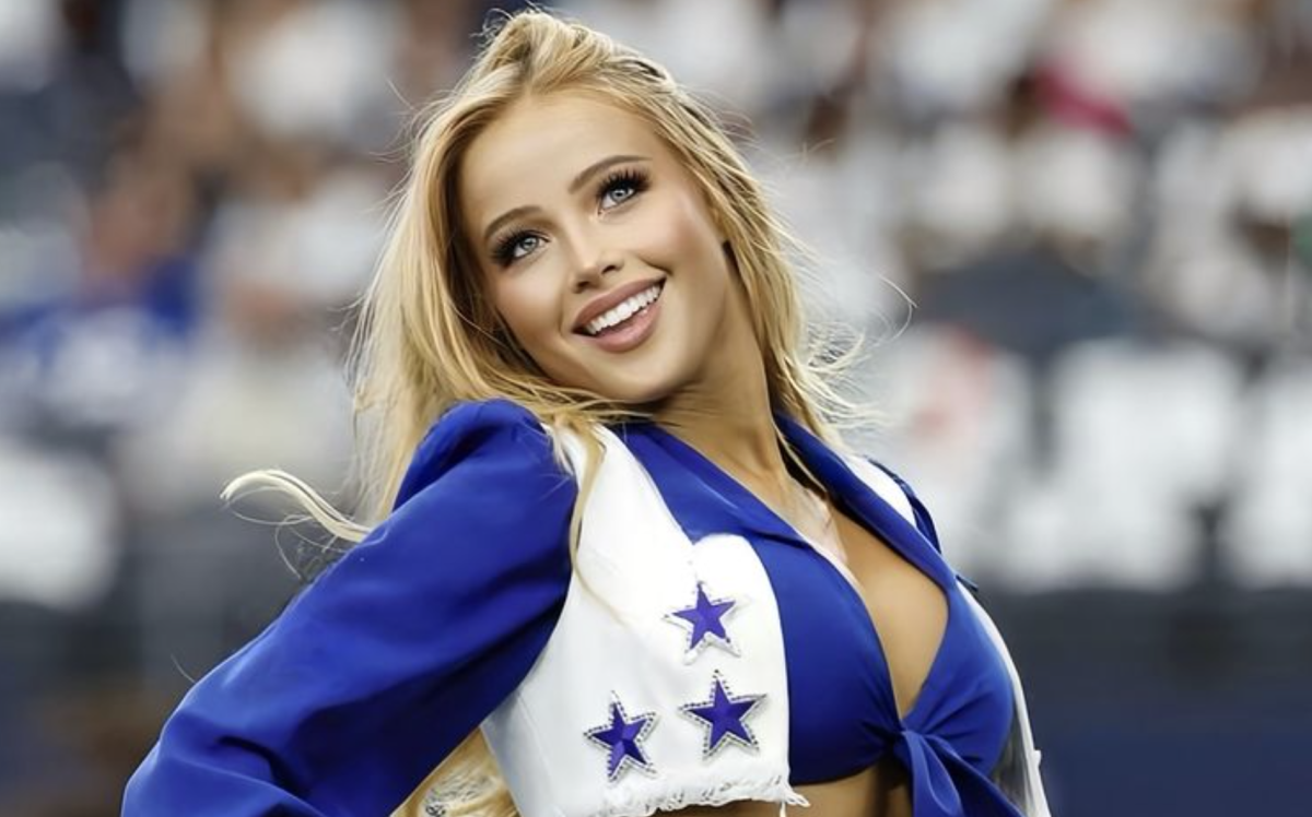 Dallas Cowboys Cheerleader Posed For Stunning Swimsuit Photo On Beach ...