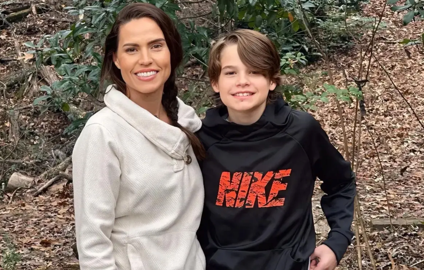 Mom Arrested For Letting 10-Year-Old Walk Home Alone Speaks Out - The Spun
