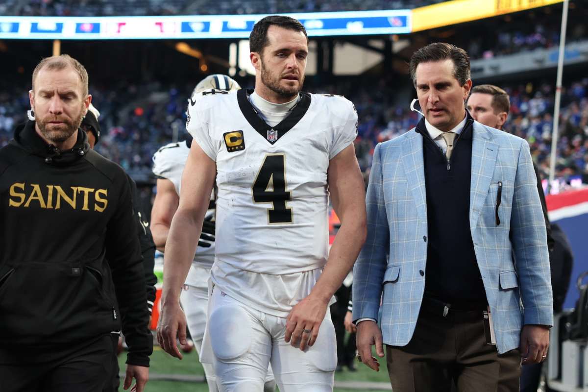 NFL Fans React To Derek Carr, Saints Offseason Drama - The Spun