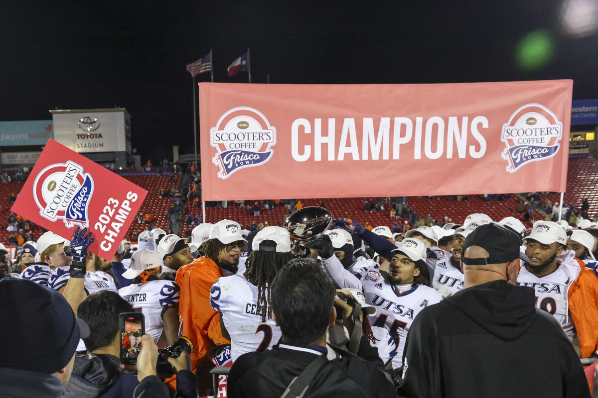 The First Bowl Game Of The College Football Season Is Tonight The Spun