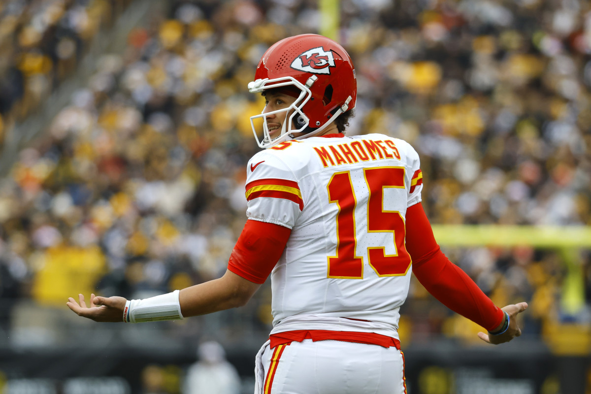 Patrick Mahomes takes on the Steelers.