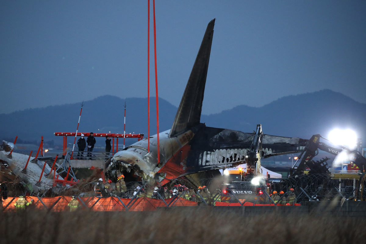 Several People Dead In Two Different Plane Crashes Tuesday - The Spun