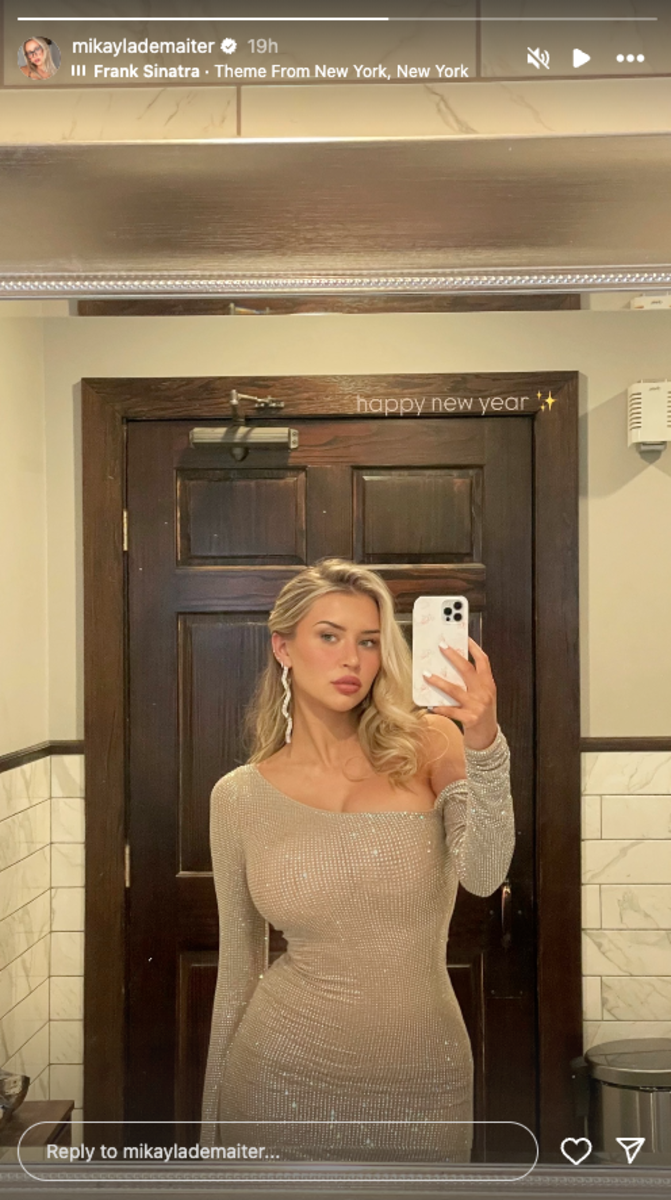 Worlds Hottest Goalie Turns Heads With New Years Eve Dress - The Spun