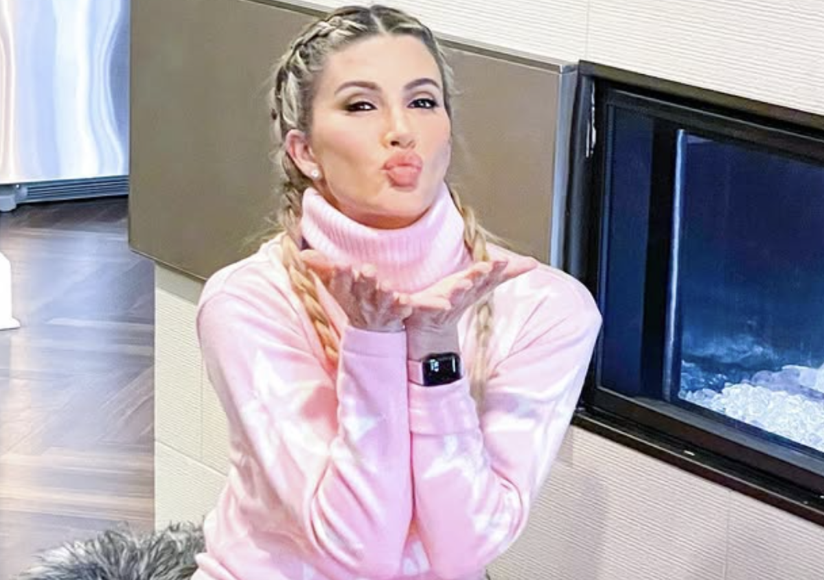 Meet The Maxim Model Who Just Got Engaged To An NFL Coach - The Spun