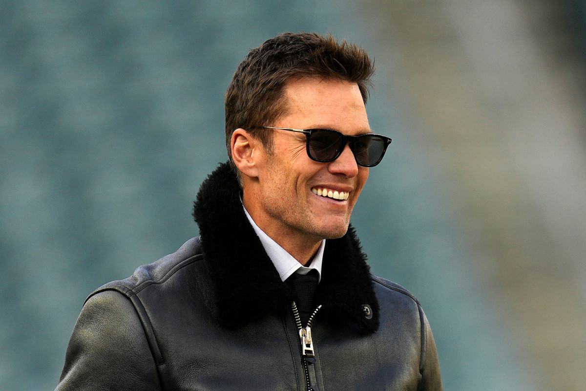 "Show Up" Tom Brady's Viral Announcement Sends Fans Into Frenzy 3 PHILADELPHIA, PENNSYLVANIA - JANUARY 12: Former NFL Player Tom Brady looks on prior to the NFC Wild Card Playoff between the Green Bay Packers and the Philadelphia Eagles at Lincoln Financial Field on January 12, 2025 in Philadelphia, Pennsylvania. (Photo by Mitchell Leff/Getty Images)