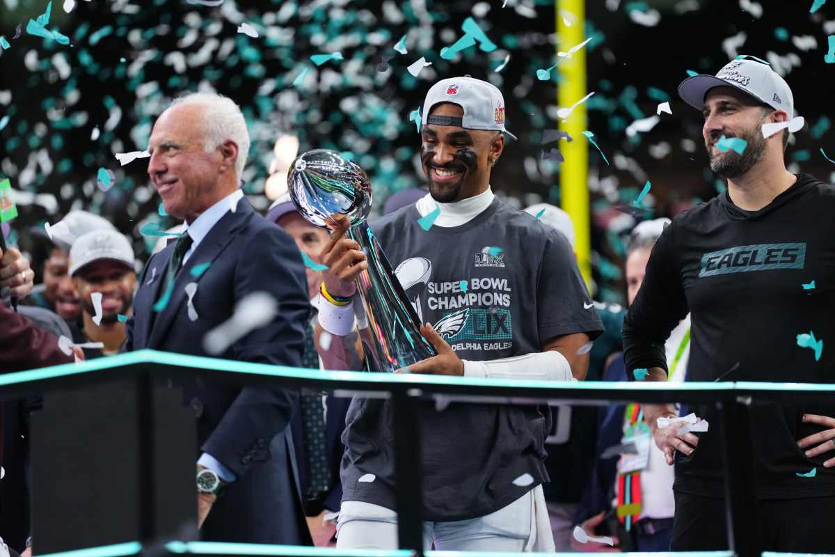 Epic' - Jalen Hurts Photo Going Viral After Super Bowl Win Over Chiefs - The Spun