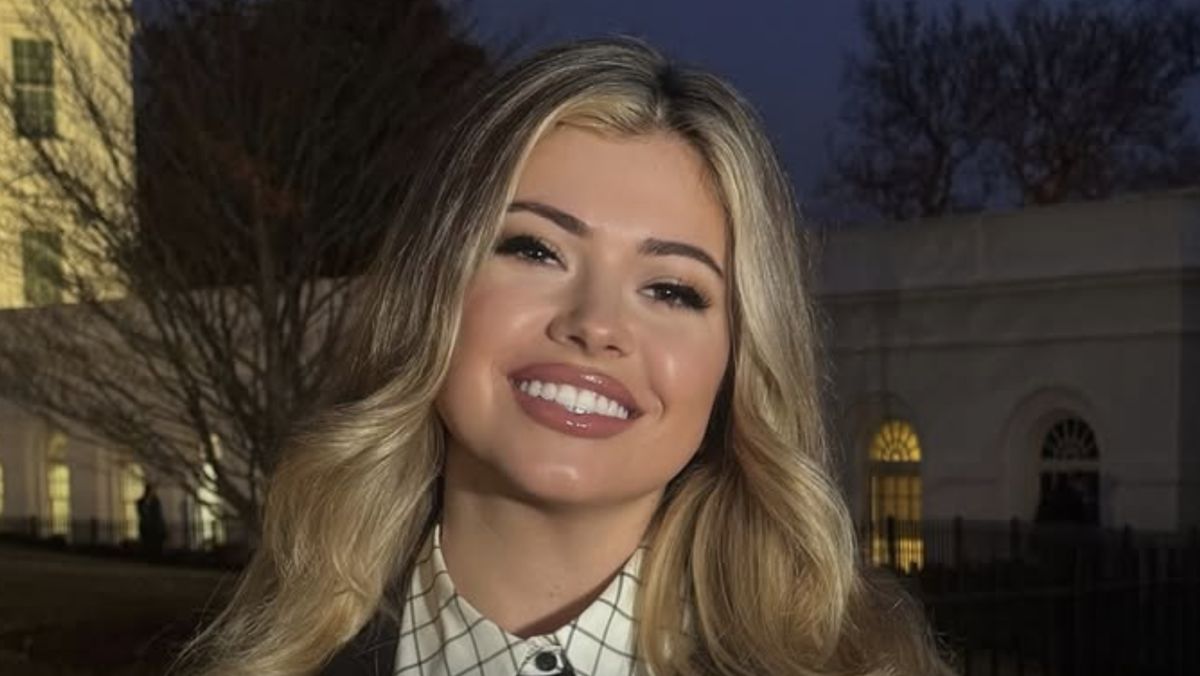 White House Reporter, 23, Accused Of Wearing 'Inappropriate' Dress