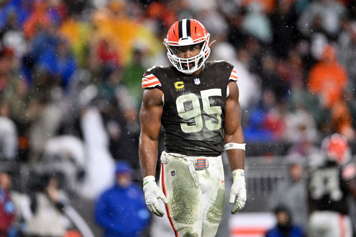 Cleveland Stunned: Browns' Garrett Cited For 100Mph Near Home - 50z3sgb