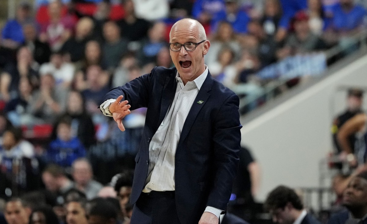 Fans Troll Dan Hurley Over Rejecting Lakers Job After UConn Elimination ...