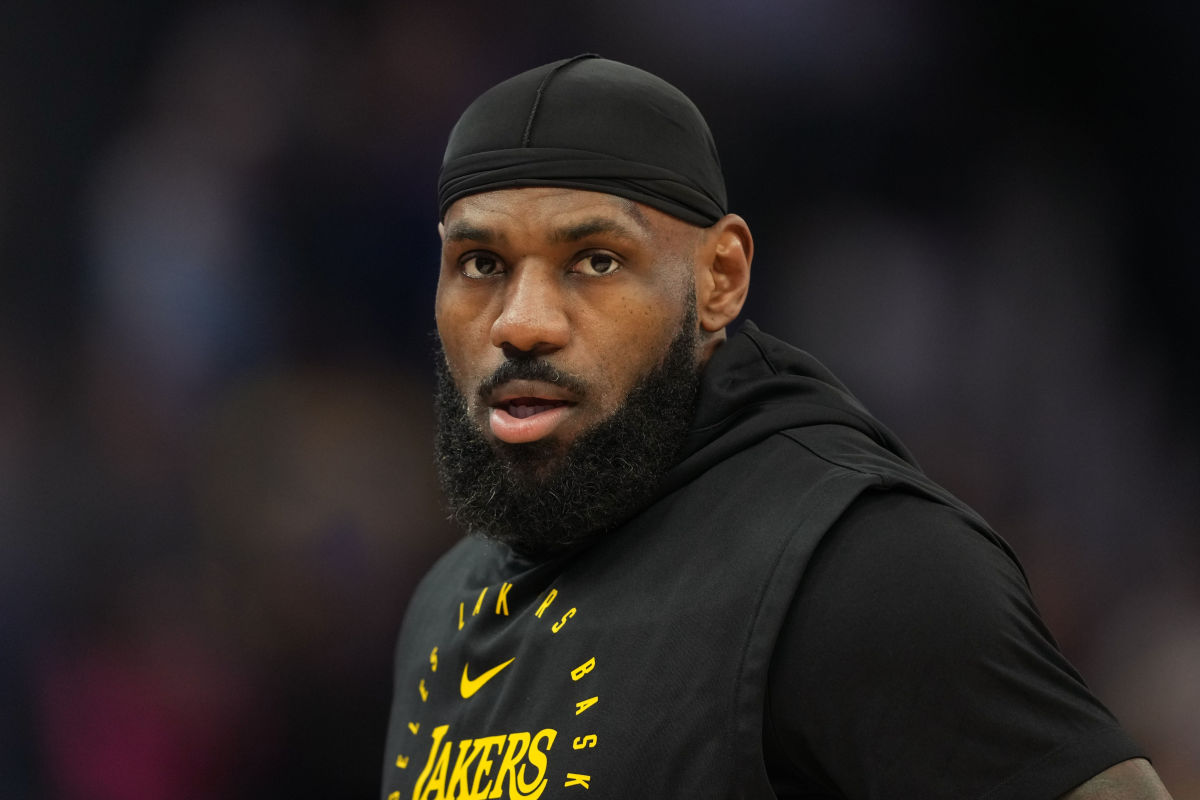 Los Angeles Lakers forward LeBron James (23) warms up before the game against the Golden State Warriors at Chase Center.