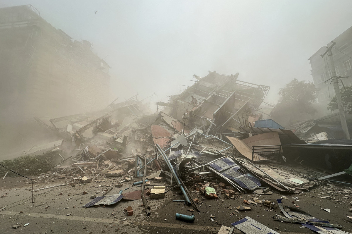 Scary Video Shows Building Collapse During 7.7 Magnitude Earthquake