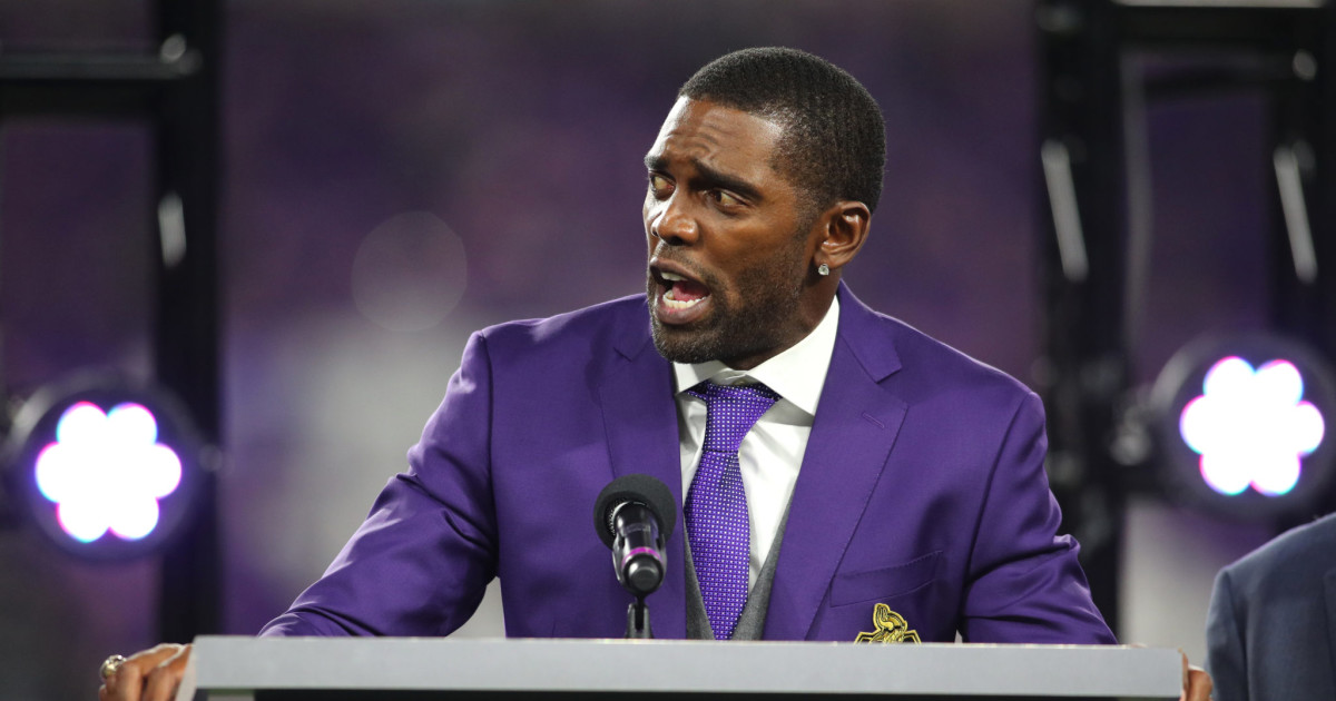 Randy Moss Reacts To Pregame Tribute From Vikings - The Spun