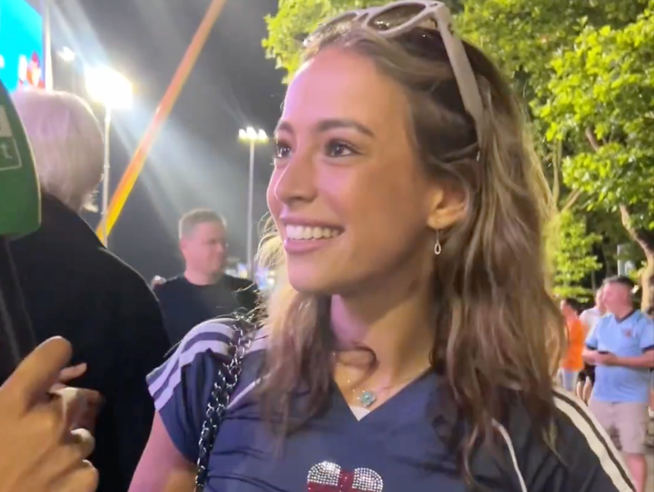 Swimsuit Photo Of England Soccer Fan Jolie Sharpe Is Going Viral The Spun