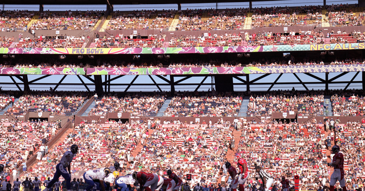 Former NFL Pro Bowler Dead 'Unexpectedly' At 54 - The Spun