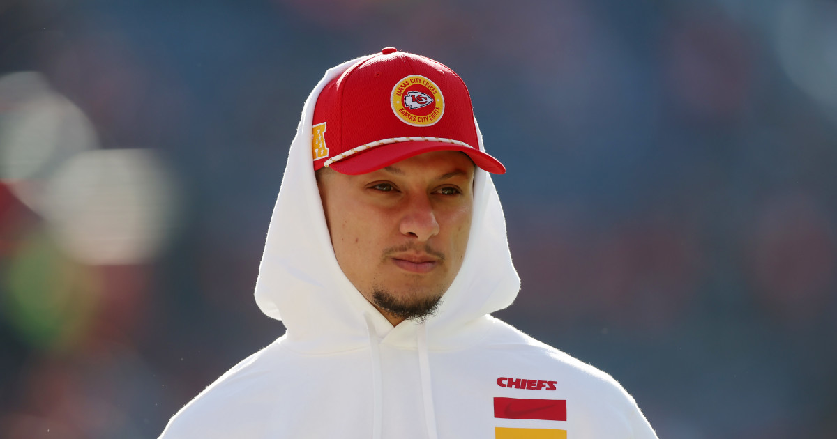 cbs-stopped-televising-sunday-s-kansas-city-chiefs-game-the-spun