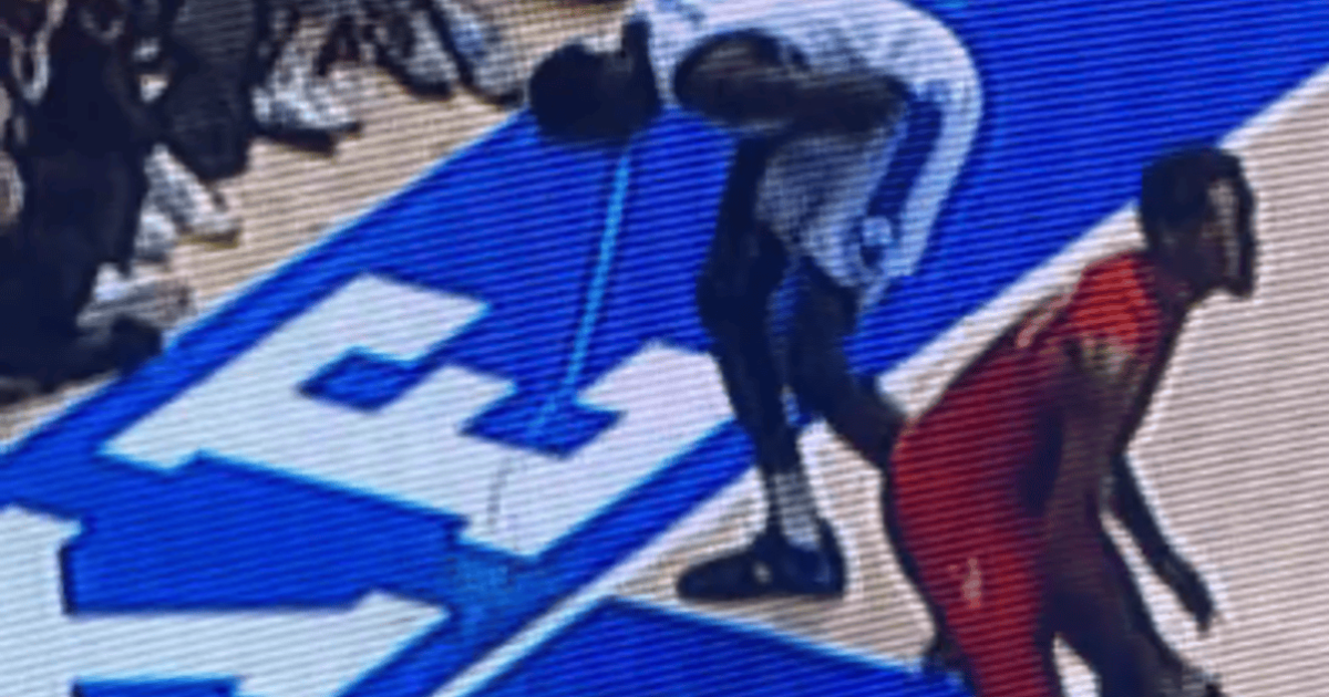 Video: Duke Star Pukes On Court During Play Monday Night The Spun