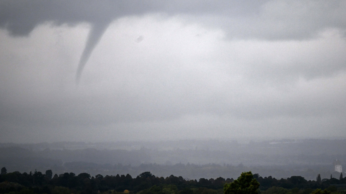 109 Different Tornadoes Hit The United States - The Spun