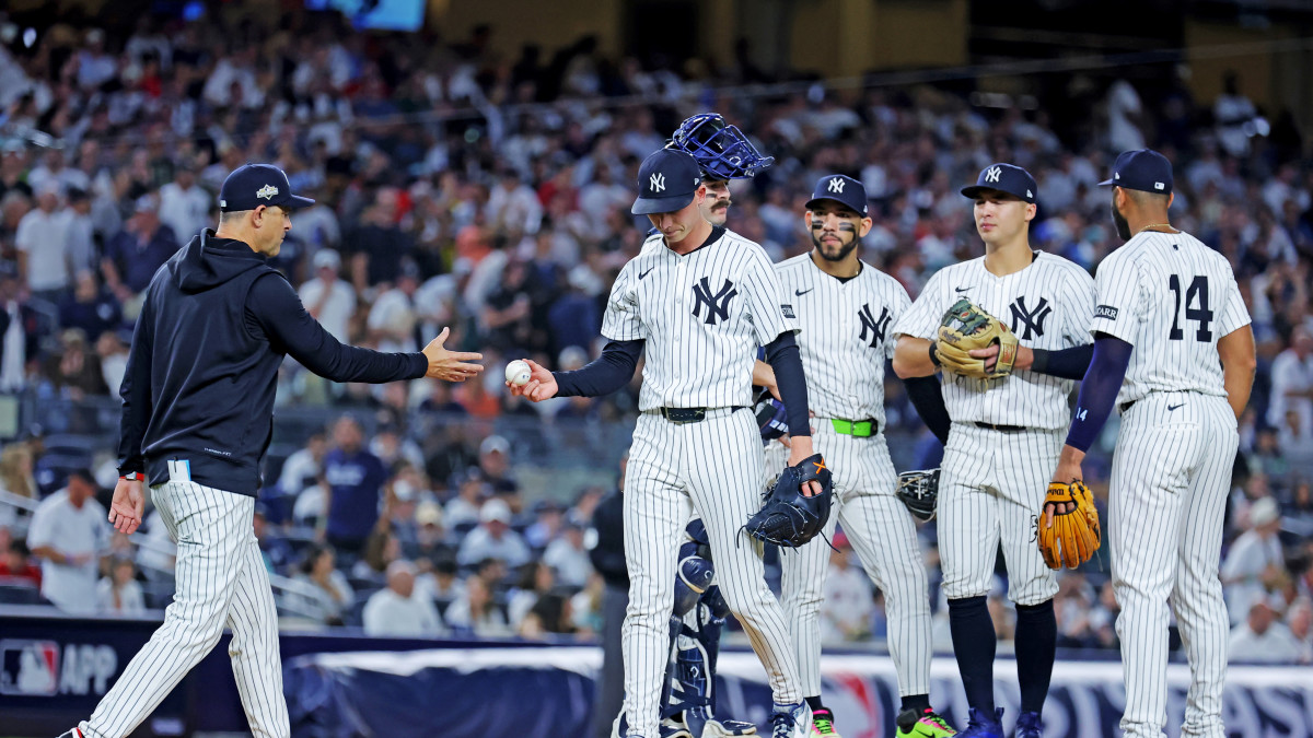 Yankees Fans Are Done With Aaron Boone After Costly Mistake vs. Red Sox -  The Spun