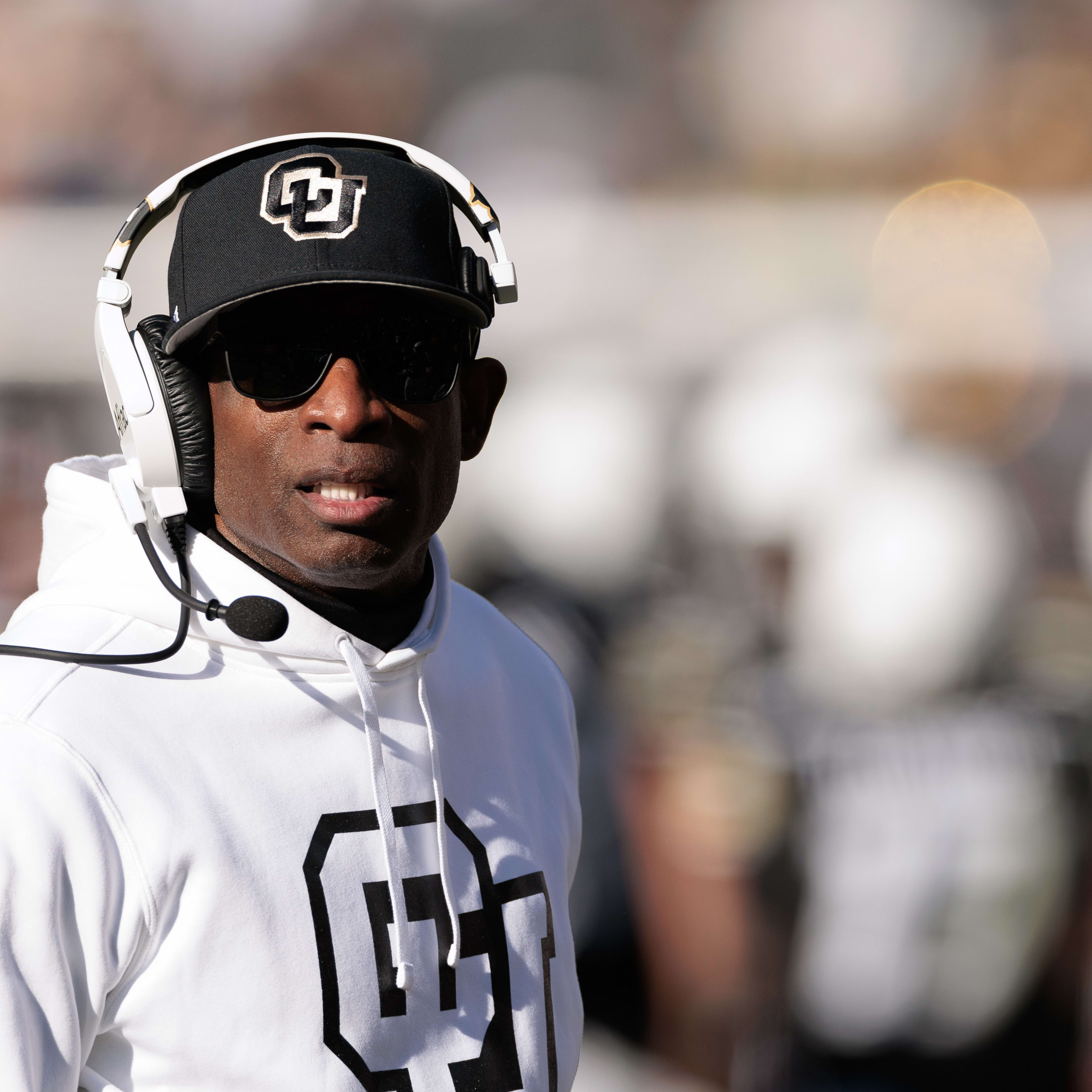 WWE Host Cathy Kelley's Birthday Photo Is Going Viral - The Spun