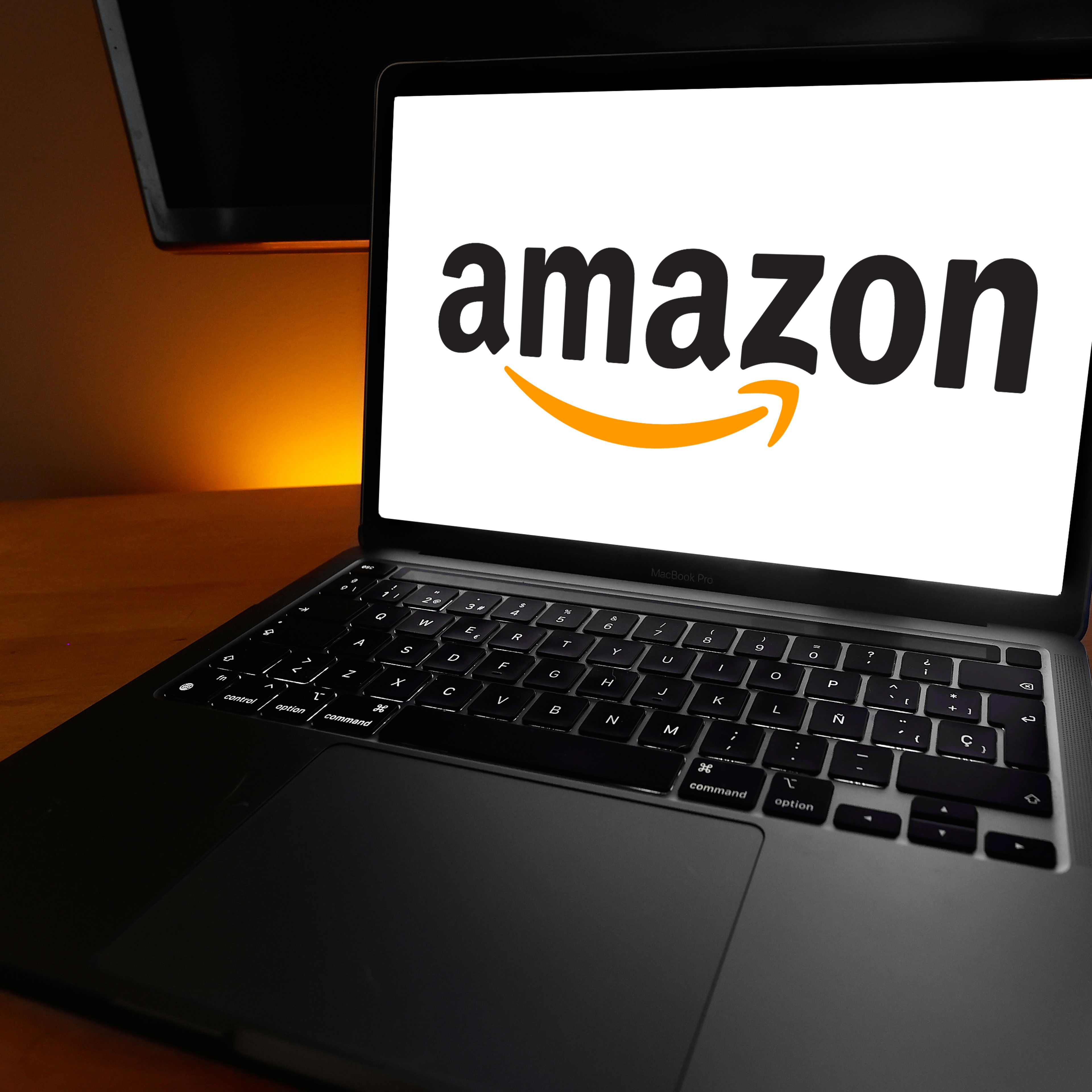 horrifying-video-emerges-of-fan-falling-at-mlb-game-the-spun