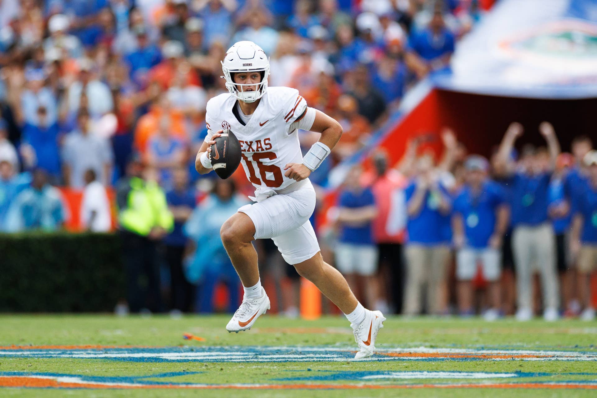 College Football Player Caught Intentionally Injuring Tennessee Kicker ...