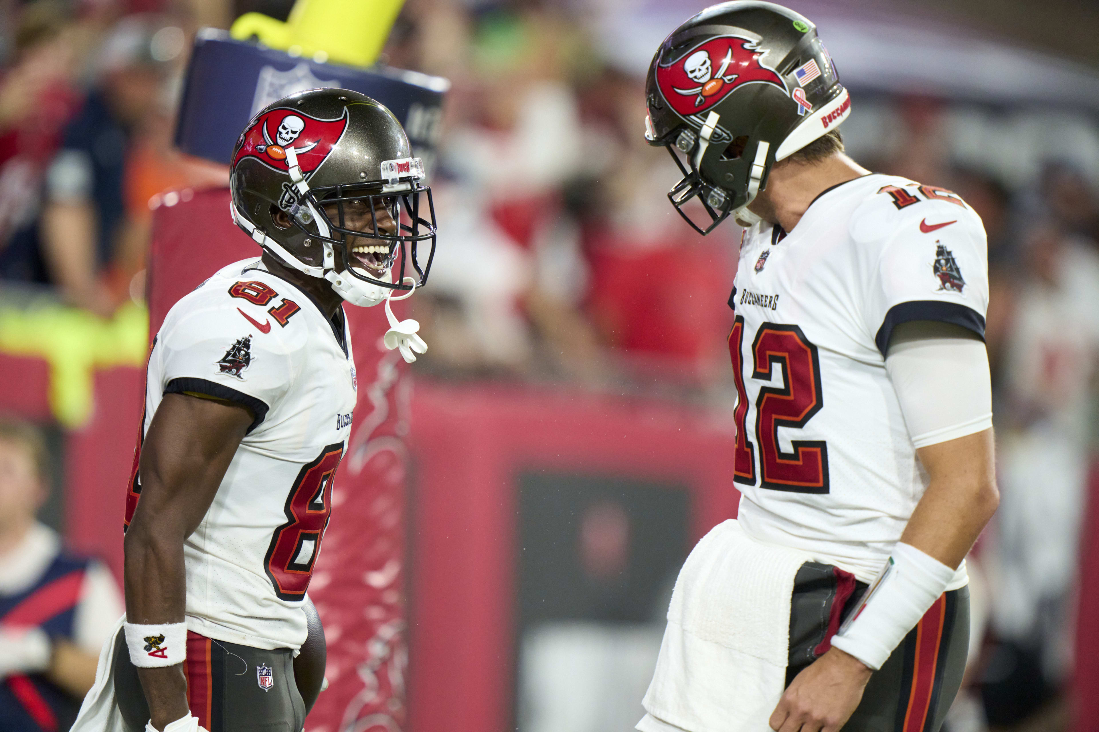 Former NFL Star Antonio Brown Apologizes To Tom Brady - The Spun