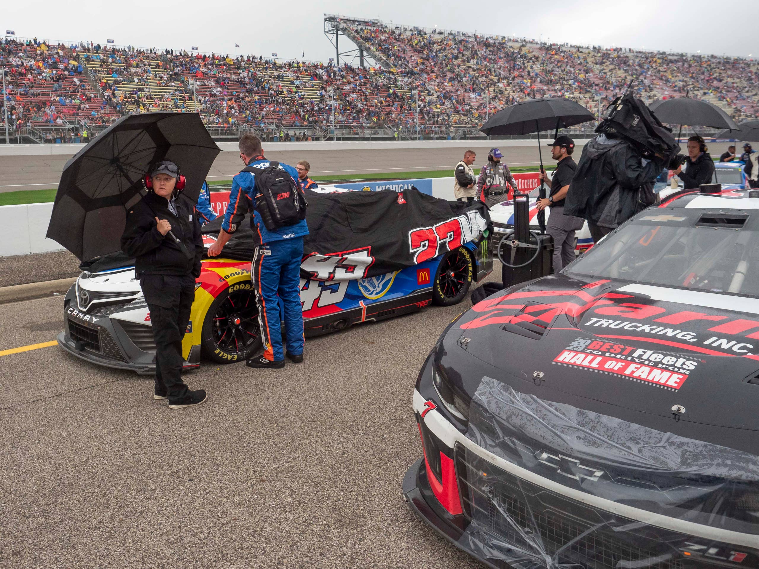 NASCAR Insiders Are Ripping The Sport For Start Time Decision - The Spun