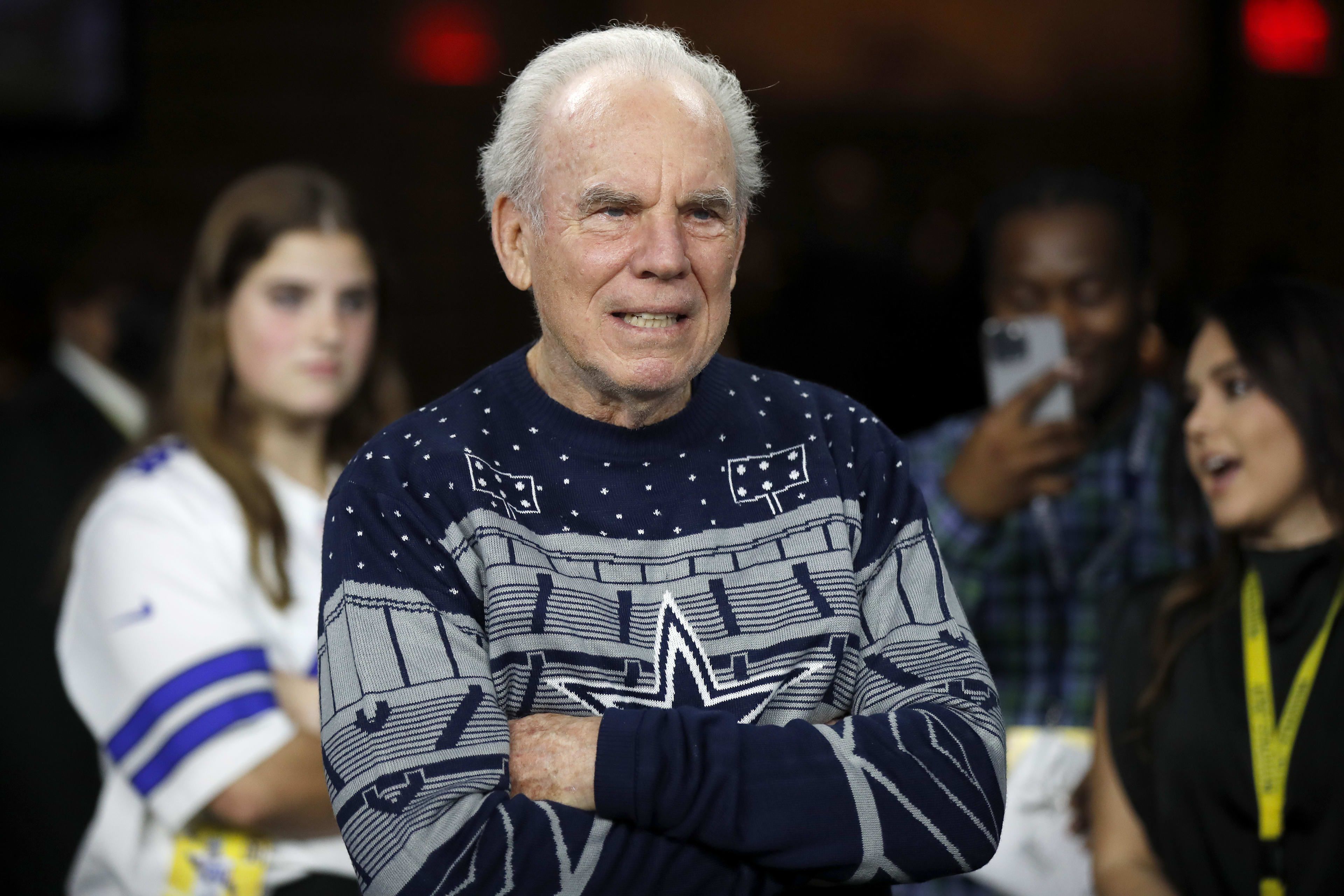 Roger Staubach Saddened By Death Of Cowboys Hall Of Famer - The Spun