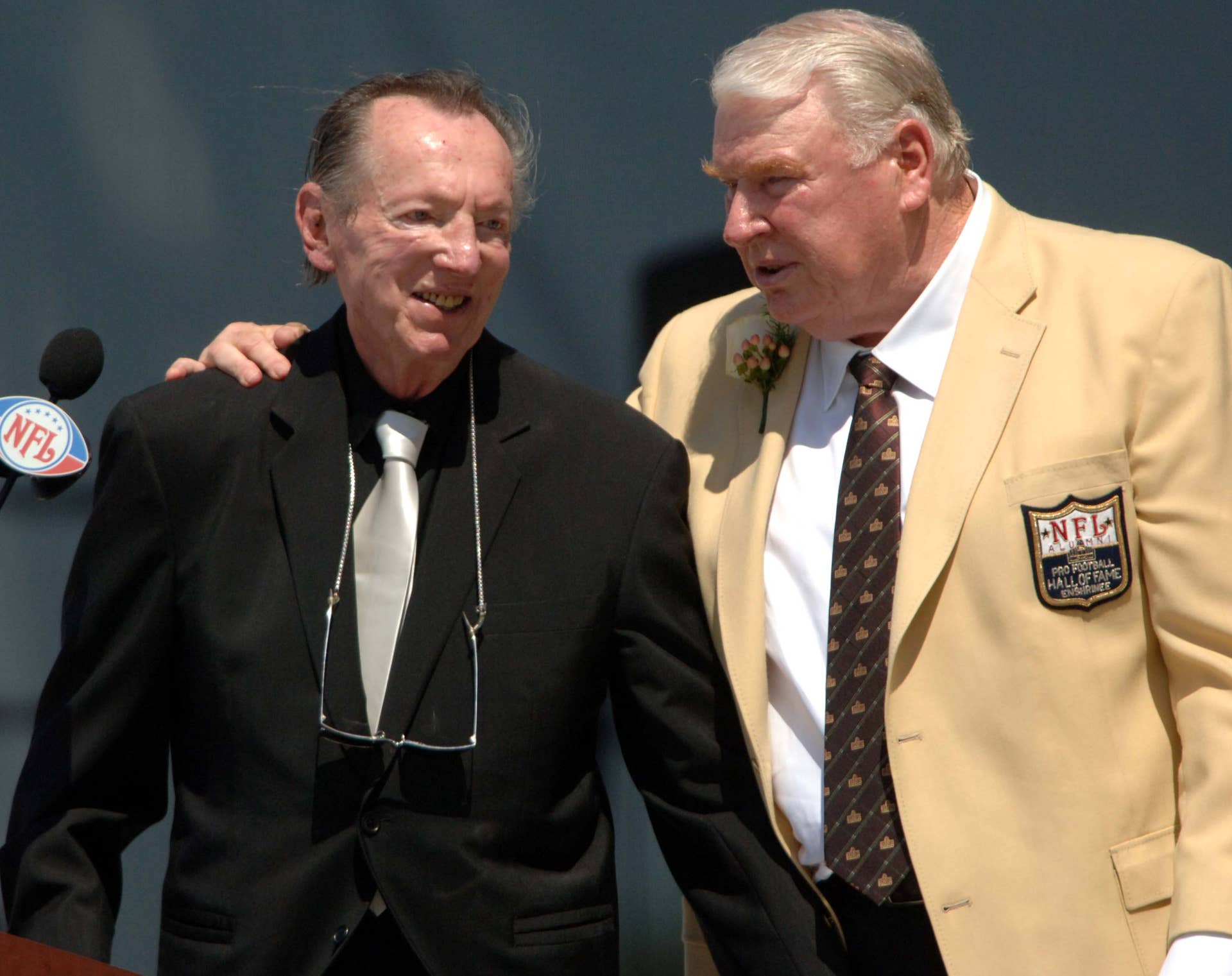 NFL Fans Love Iconic Actor's Portrayal Of Raiders Legend Al Davis - The ...