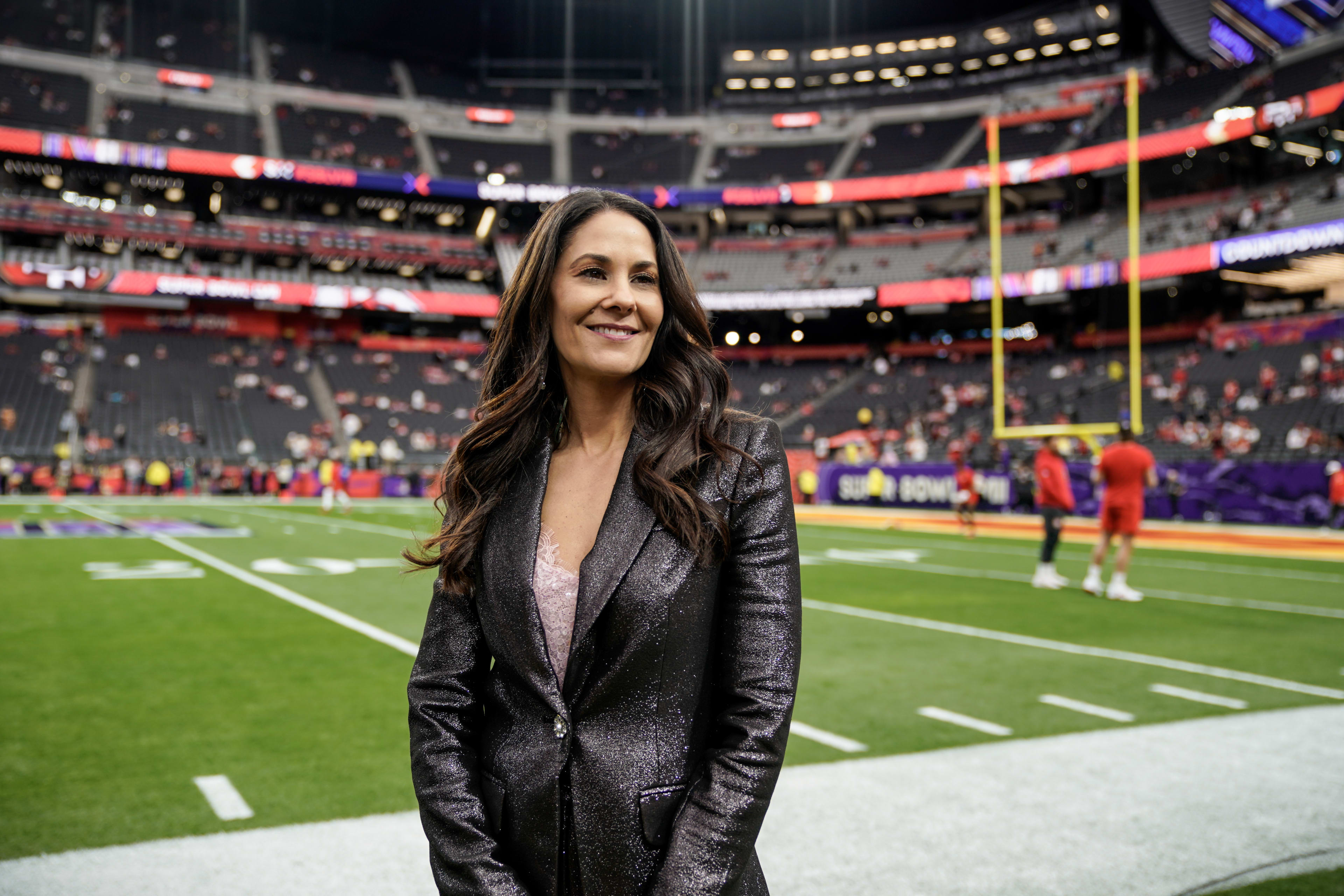 Tracy Wolfson Turns Heads With Swimsuit Photo At 49 The Spun