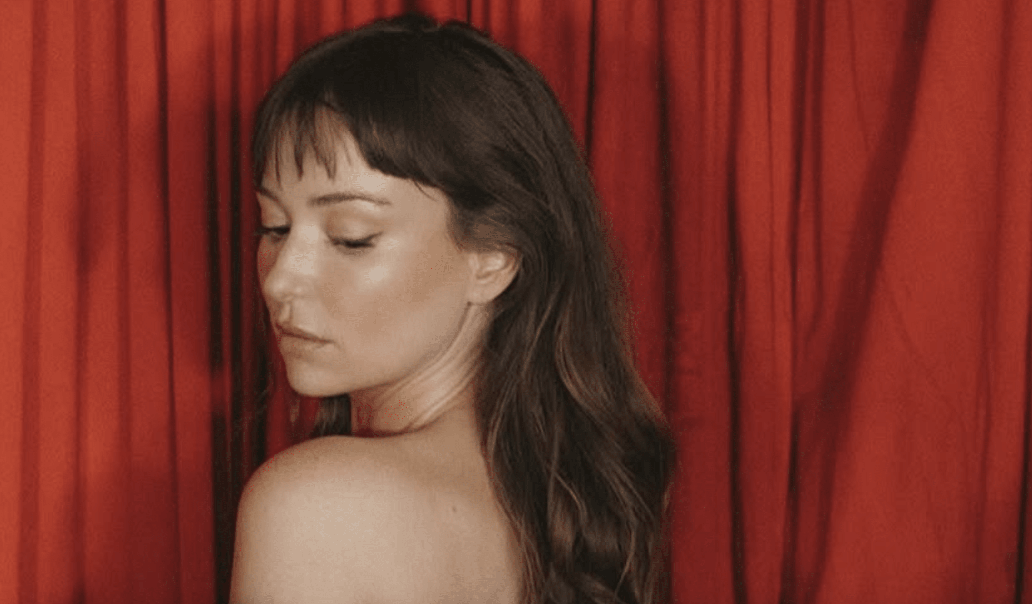 AT&T Lily Is Going Viral For Her Racy Photo - The Spun