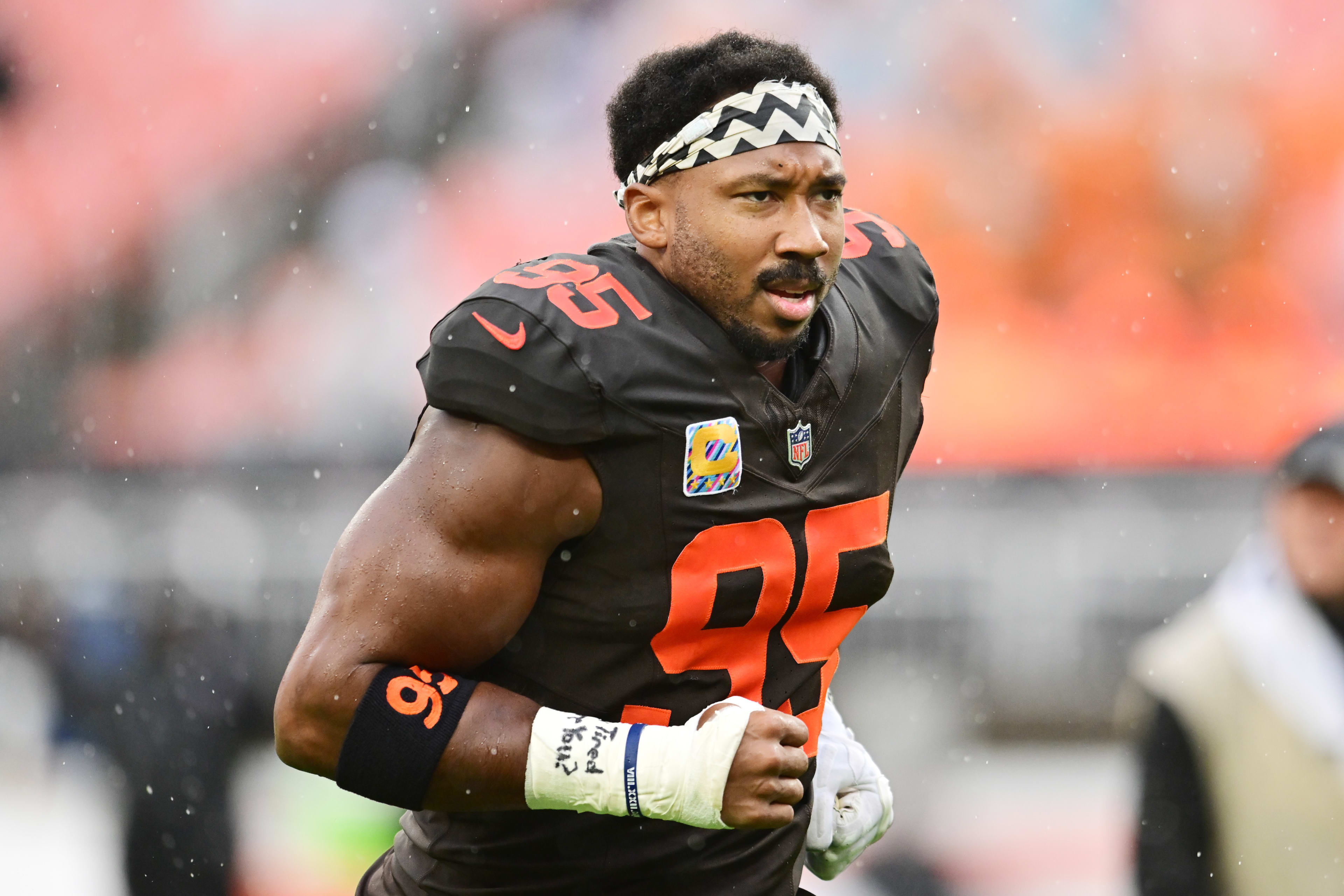 Blockbuster Myles Garrett Trade Rumor Surfaces On Thursday - The Spun